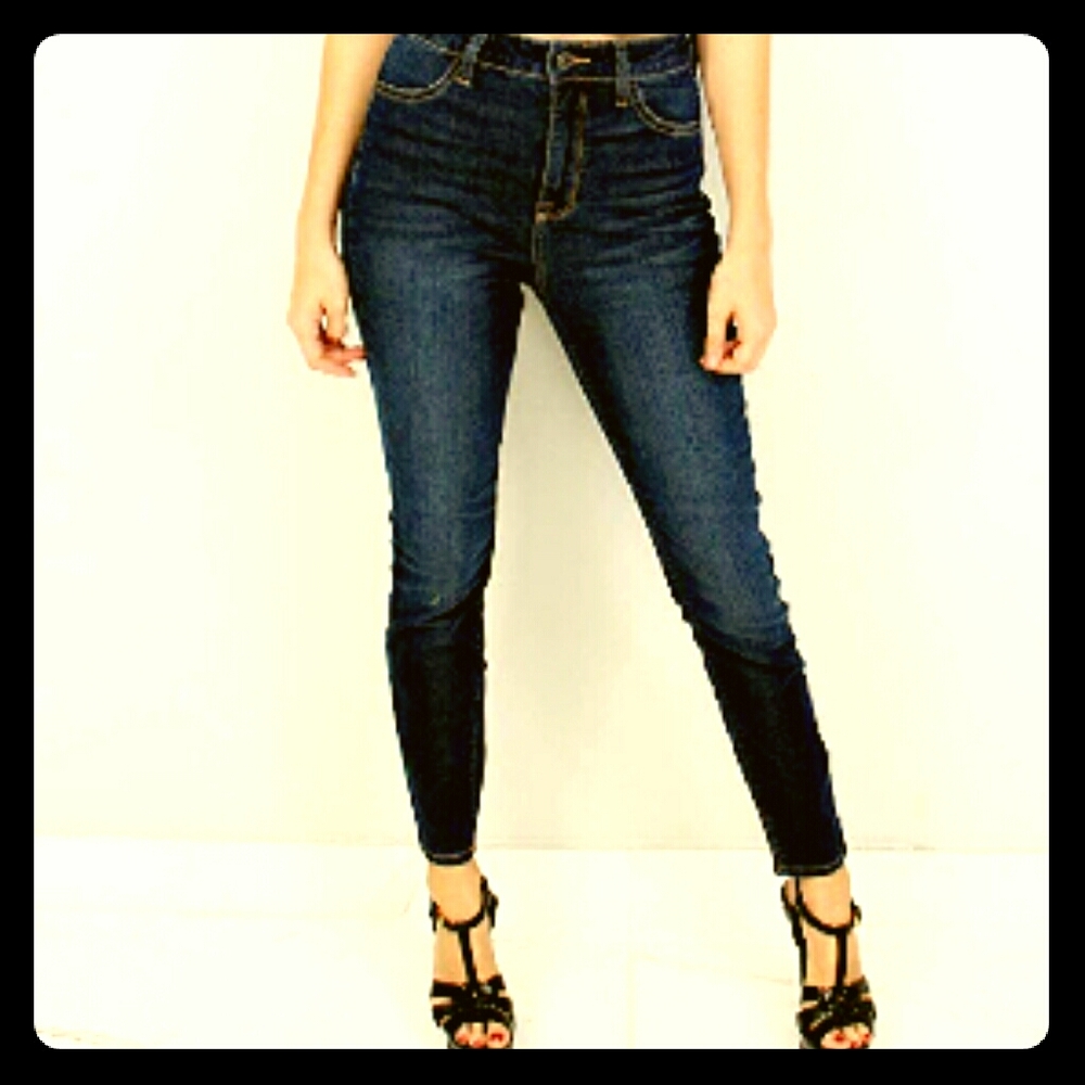 CELLO Dark Wash Skinny Jeans sz 5 (juniors)